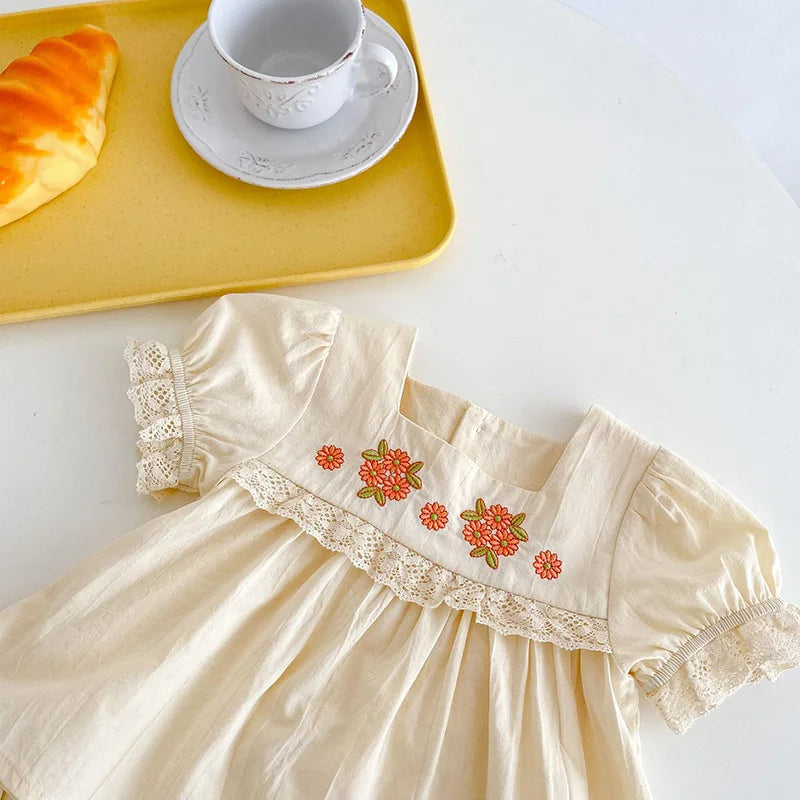 Flower Embroidery Suit Peter Pan Tee and Shorts Set